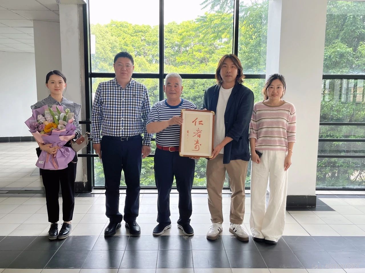 儲(chǔ)吉旺為高校學(xué)子講授“畢業(yè)最后一課”(圖4)